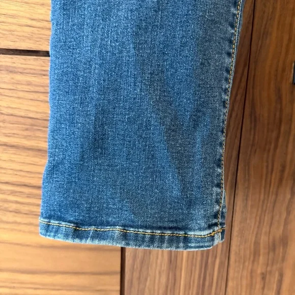 INC EUC Straight Leg Curvy Fit Dark Wash Women's Jeans - Sz 6 - Picture 6 of 8